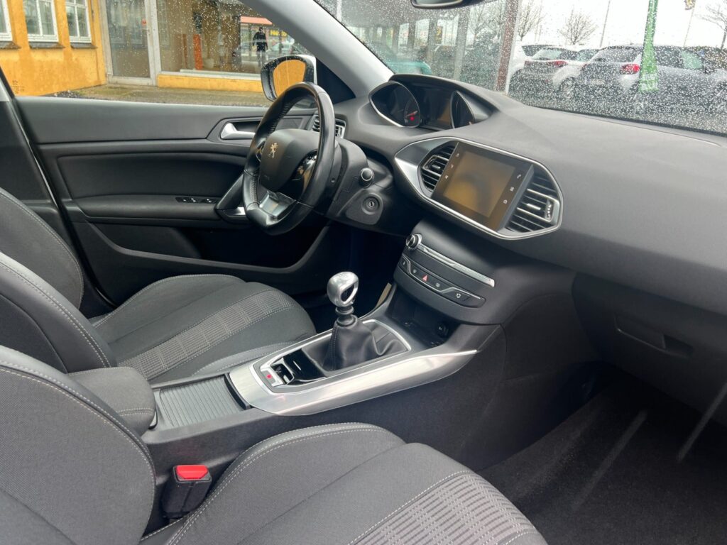 233f1b77-bc56-40b2-abda-62fc71e173ac