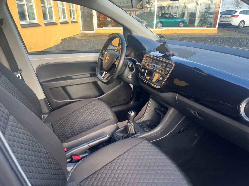 f9e64eac-748a-4083-b463-81f9ec1c0ac8